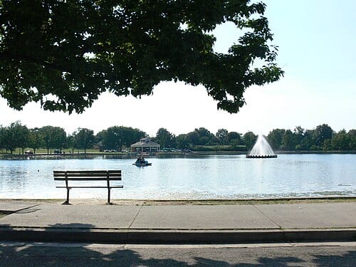 The Fountain Lake at Byrd Park in Richmond, Virginia. (Cropped and rotated)