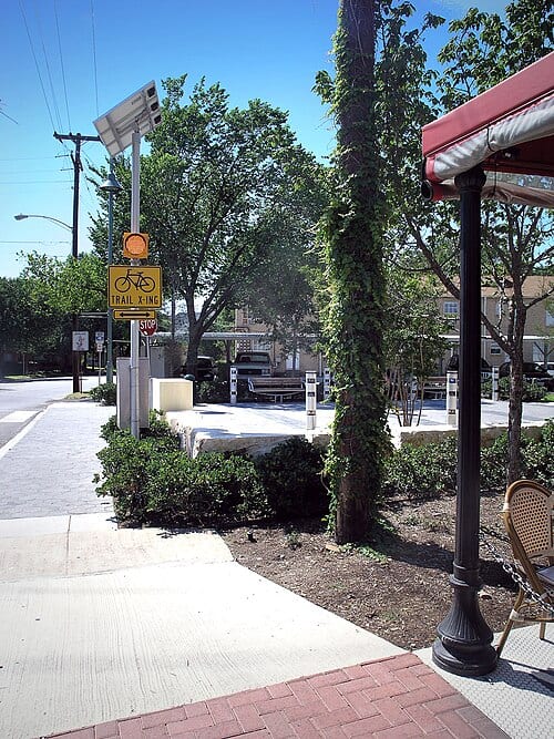 The Katy Trail crossing with Knox Street in the Knox Park neighborhood of Dallas , Texas ( USA )
