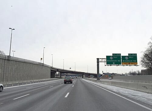 View south along the outer loop of the Capital Beltway (Interstate 495) at Exit 54 (Virginia State Route 620/Braddock Road) along the edge of Annandale and Wakefield in Fairfax County, Virginia