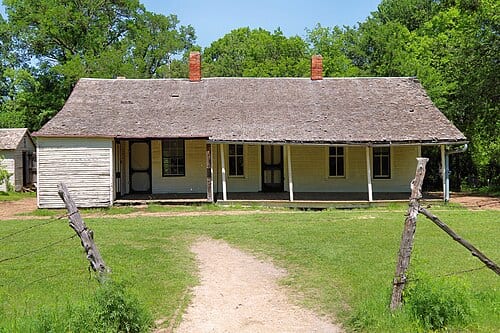 An old house at the Penn Farm Agricultural Center in Cedar Hill State Park in Cedar Hill, Texas, United States. The Penns built this house on their farm about 1859. When they moved to a larger home, their enslaved people moved into this one.