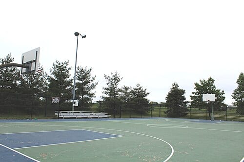 Basketball court, Southeast Area Park, Ann Arbor, Michigan. Camera location 42° 13′ 51.2″ N, 83° 42′ 06″ W View this and other nearby images on: OpenStreetMap 42.230889; -83.701667