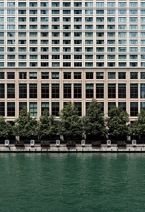 Sheraton Grand Chicago Riverwalk façade, Illinois, US (PPL1-Corrected)